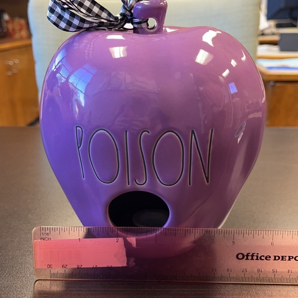 Rae Dunn Poison apple - Picture 6 of 6